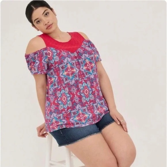 Tops - TORRID Super Soft Knit Tile Print Short Sleeve Cold Shoulder Blouse | 3X NWT